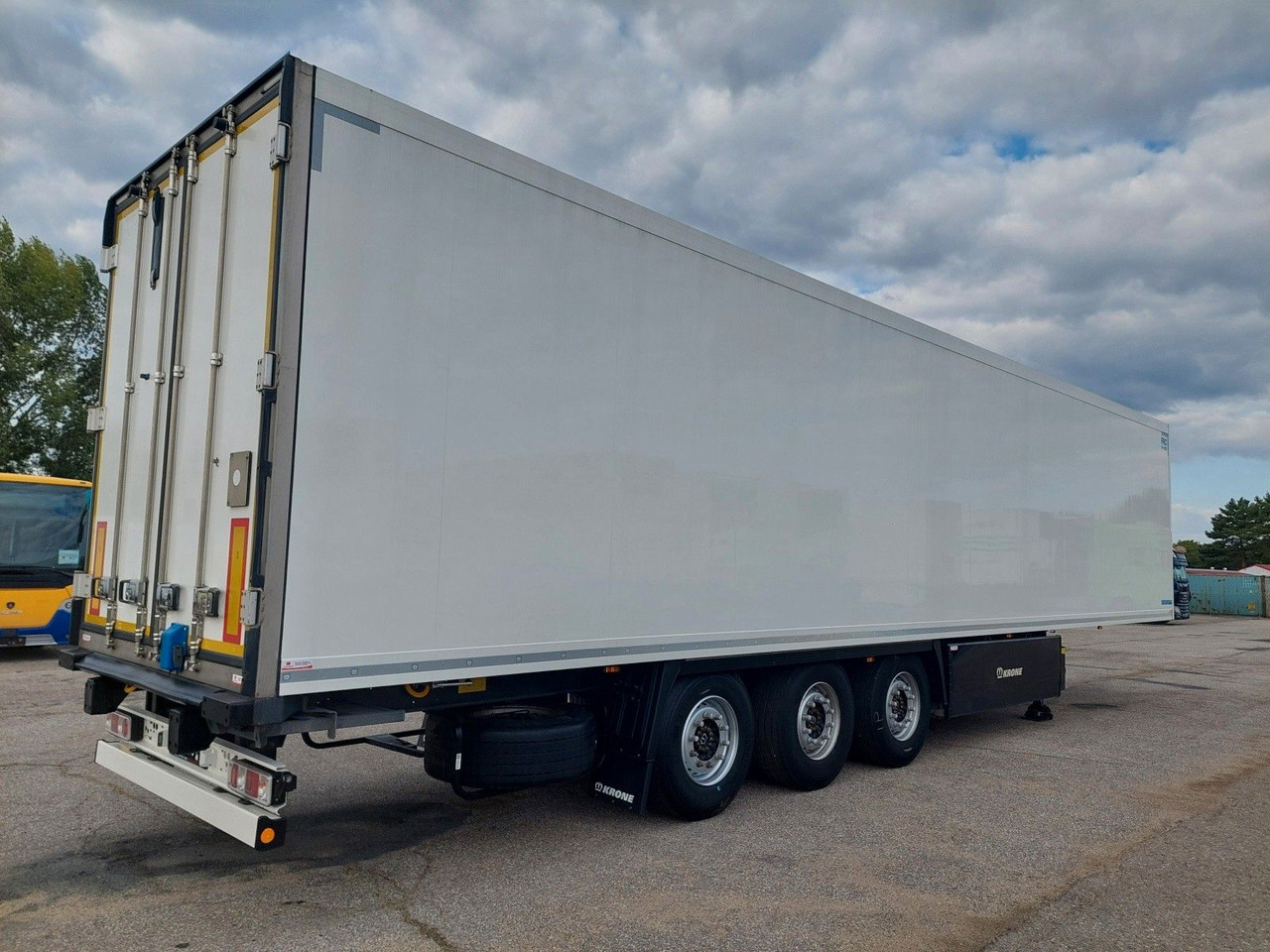 Krone SD Thermo King SLXi 300 - סמיטריילר עם קירור: תמונה 4 Krone SD Thermo King SLXi 300 - סמיטריילר עם קירור: תמונה 4