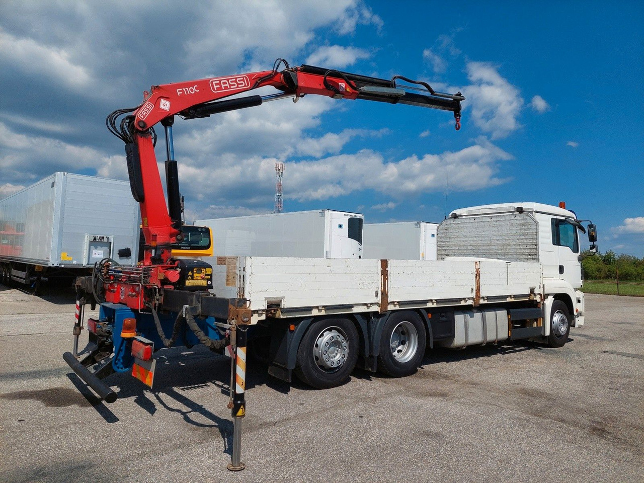 MAN GA 26.320 6X2-2 BL + Kran Fassi F110AC22 - משאית צד נופל/ שטוחה, משאית מנוף: תמונה 4 MAN GA 26.320 6X2-2 BL + Kran Fassi F110AC22 - משאית צד נופל/ שטוחה, משאית מנוף: תמונה 4