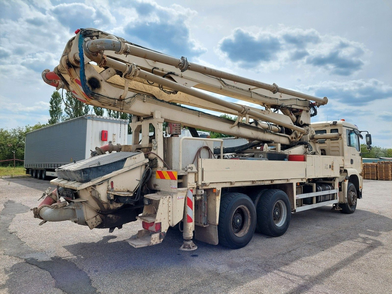 MAN TGA 33.400 6x4 BB JMBH 33 - משאית משאבת בטון: תמונה 4 MAN TGA 33.400 6x4 BB JMBH 33 - משאית משאבת בטון: תמונה 4