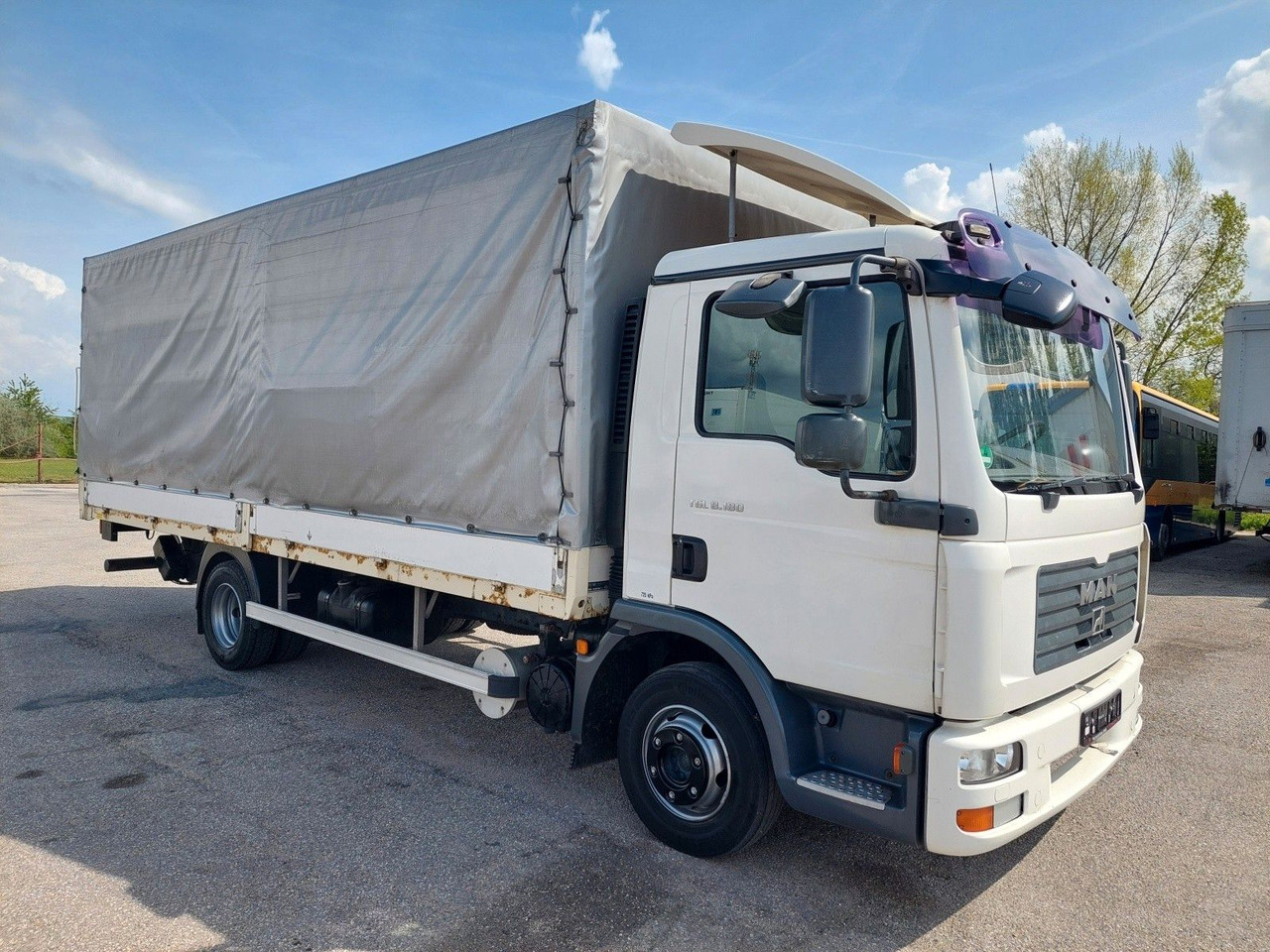 MAN TGL 8.180 4X2 BL - משאית וילונות צד: תמונה 2 MAN TGL 8.180 4X2 BL - משאית וילונות צד: תמונה 2