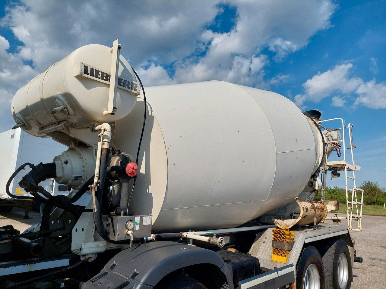 MAN TGS 32.400 8X4 BB Liebherr 9 m³ - משאית מערבלת בטון: תמונה 5 MAN TGS 32.400 8X4 BB Liebherr 9 m³ - משאית מערבלת בטון: תמונה 5