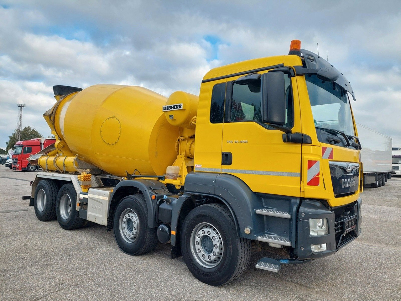 MAN TGS 32.460 8X4 BB Liebherr 9 m³ - משאית מערבלת בטון: תמונה 2 MAN TGS 32.460 8X4 BB Liebherr 9 m³ - משאית מערבלת בטון: תמונה 2