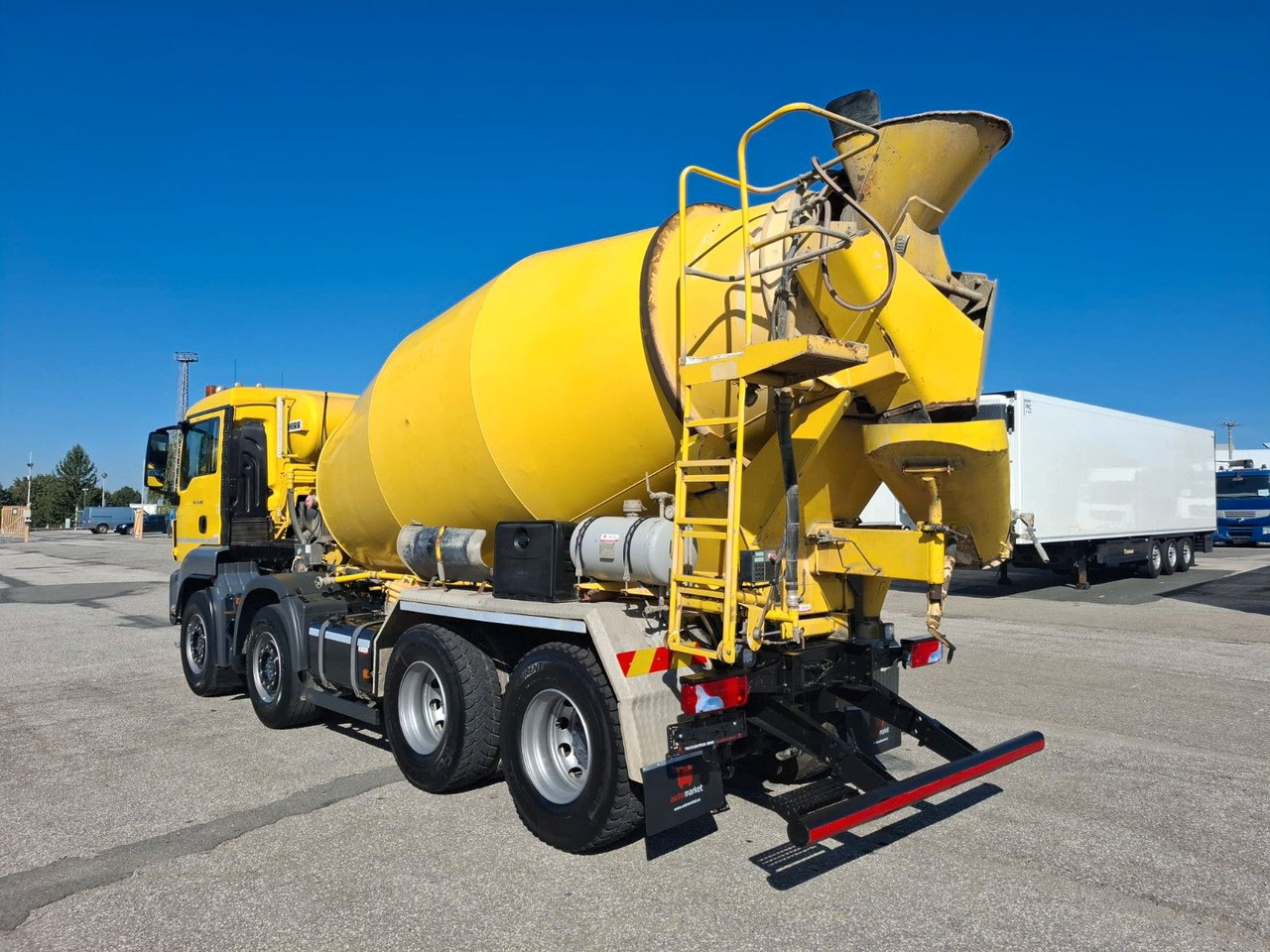 MAN TGS 32.460 8X4 BB Liebherr 9 m³ - משאית מערבלת בטון: תמונה 2 MAN TGS 32.460 8X4 BB Liebherr 9 m³ - משאית מערבלת בטון: תמונה 2