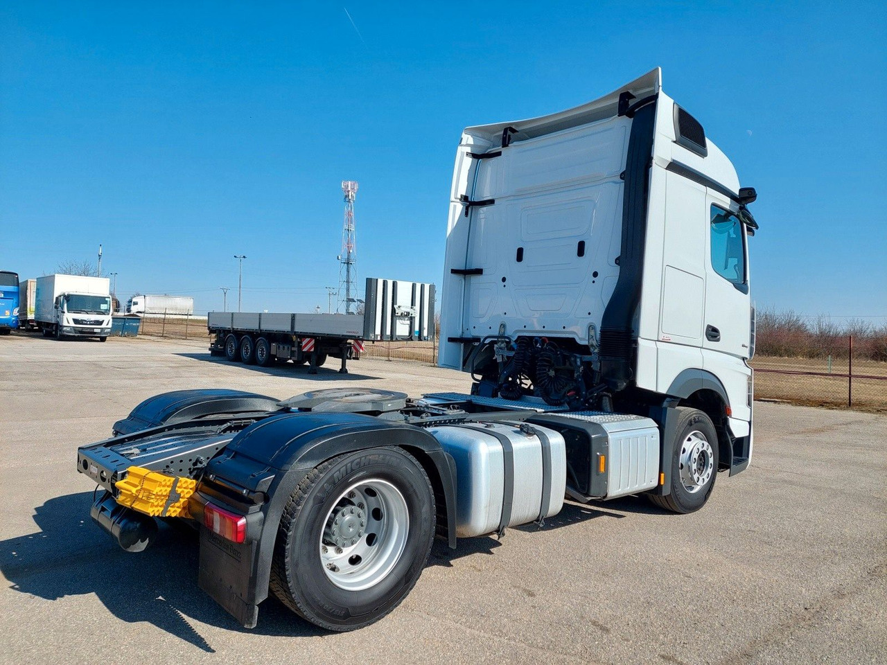 Mercedes-Benz Actros 5 1845 LS BigSpace 4x2 - יחידת טרקטור: תמונה 4 Mercedes-Benz Actros 5 1845 LS BigSpace 4x2 - יחידת טרקטור: תמונה 4