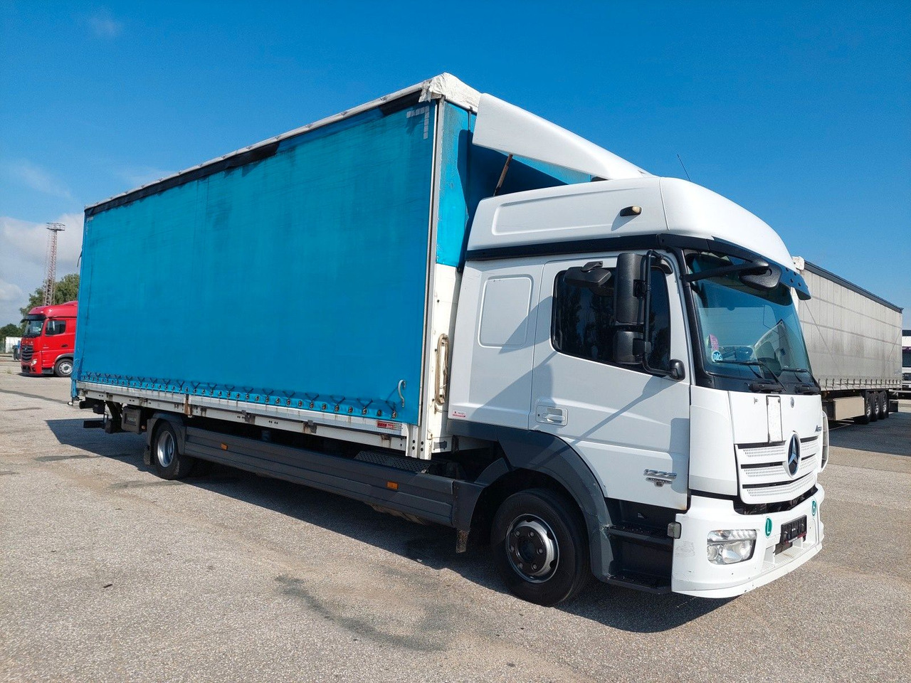 Mercedes-Benz Atego 1223 L/NR - משאית וילונות צד: תמונה 2 Mercedes-Benz Atego 1223 L/NR - משאית וילונות צד: תמונה 2