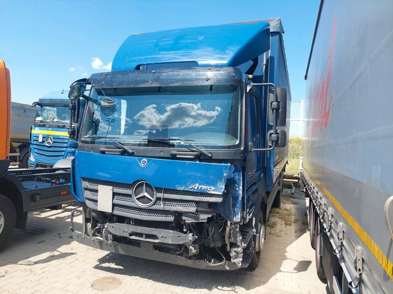 Mercedes-Benz Atego 1224L 4x2 LBW UNFALL!!! - משאית וילונות צד: תמונה 1 Mercedes-Benz Atego 1224L 4x2 LBW UNFALL!!! - משאית וילונות צד: תמונה 1