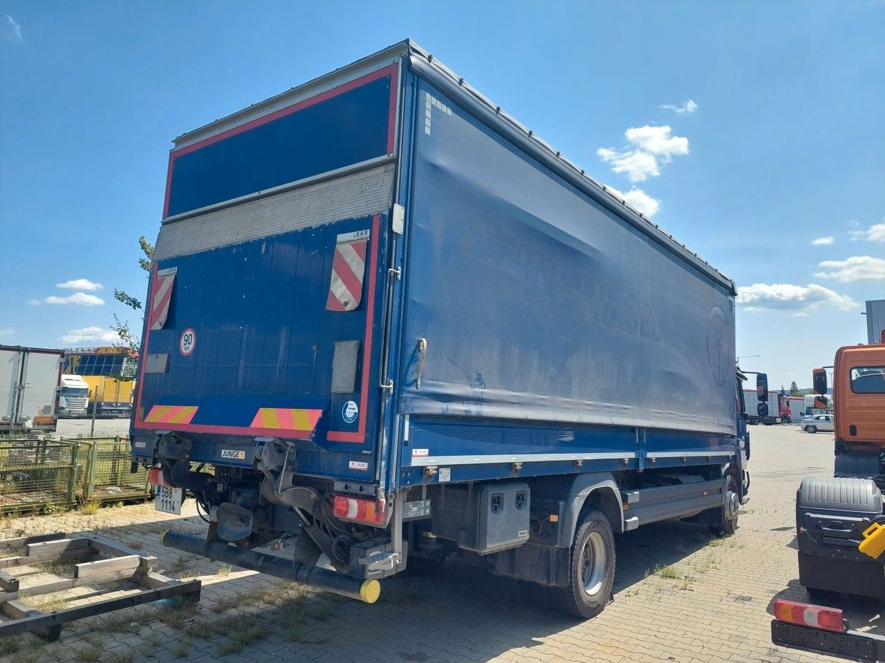 Mercedes-Benz Atego 1224L 4x2 LBW UNFALL!!! - משאית וילונות צד: תמונה 2 Mercedes-Benz Atego 1224L 4x2 LBW UNFALL!!! - משאית וילונות צד: תמונה 2