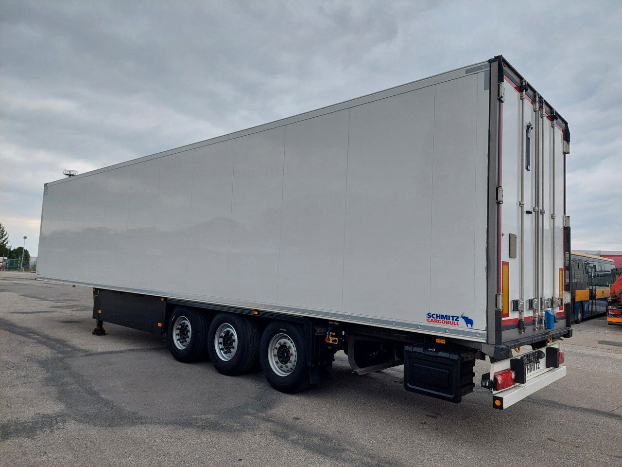 Schmitz Cargobull SKO24 ThermoKing SLXi 300 - 4676 Motorstunden - סמיטריילר עם קירור: תמונה 3 Schmitz Cargobull SKO24 ThermoKing SLXi 300 - 4676 Motorstunden - סמיטריילר עם קירור: תמונה 3