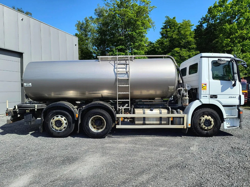 Mercedes-Benz Actros 2544 INSULATED INOX TANK 15000L - משאית מכל: תמונה 4 Mercedes-Benz Actros 2544 INSULATED INOX TANK 15000L - משאית מכל: תמונה 4