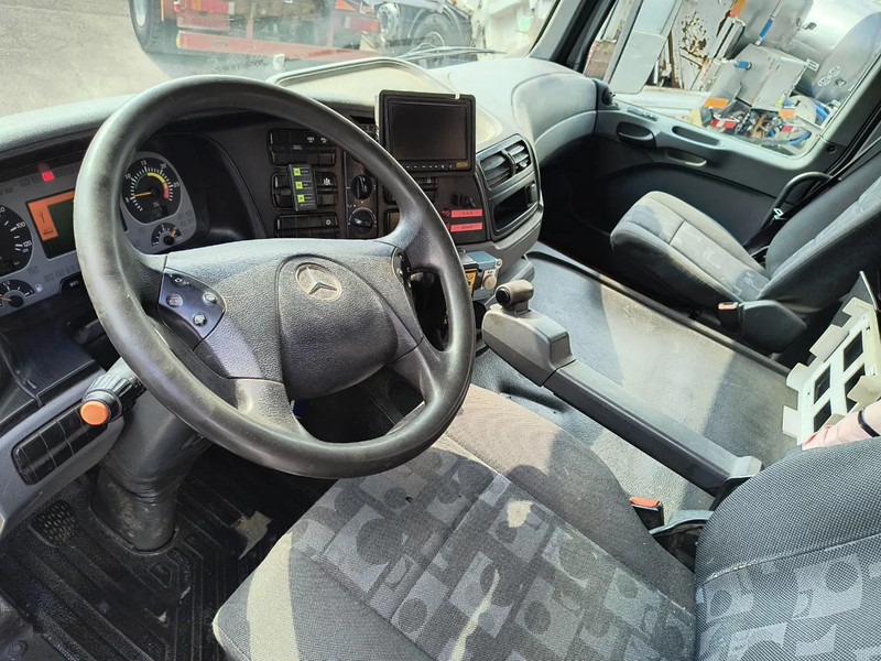 Interior photo 1: מזהיר Mercedes-Benz Actros 3236 8X4 - 2 SIDE TIPPER/BI-BENNE
