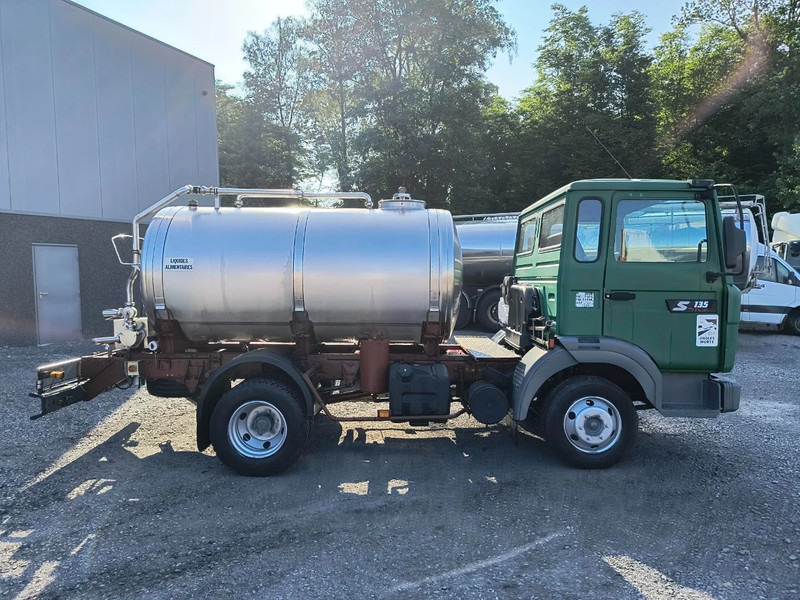 Renault Midliner S135 - ONLY 54 400KM - SMALL TANK 3680L INSULATED INOX - משאית מכל: תמונה 4 Renault Midliner S135 - ONLY 54 400KM - SMALL TANK 3680L INSULATED INOX - משאית מכל: תמונה 4