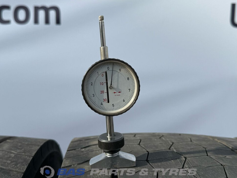 Bridgestone Bridgestone 315/70R22.5 Ecopia Drive Enliten 154/150 M+S 3PMSF gebruikte set - צמיג עבור משאית: תמונה 3 Bridgestone Bridgestone 315/70R22.5 Ecopia Drive Enliten 154/150 M+S 3PMSF gebruikte set - צמיג עבור משאית: תמונה 3