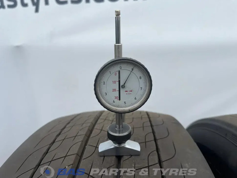 Continental Continental 315/70R22.5 EfficientPro HS5 156/150 M+S 3PMSF gebruikte set - צמיג עבור משאית: תמונה 3 Continental Continental 315/70R22.5 EfficientPro HS5 156/150 M+S 3PMSF gebruikte set - צמיג עבור משאית: תמונה 3
