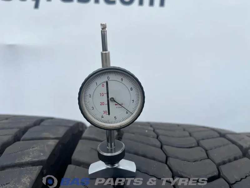 Continental Continental 315/70R22.5 Hybrid HD5 154/150 M+S 3PMSF gebruikte set - צמיג עבור משאית: תמונה 3 Continental Continental 315/70R22.5 Hybrid HD5 154/150 M+S 3PMSF gebruikte set - צמיג עבור משאית: תמונה 3