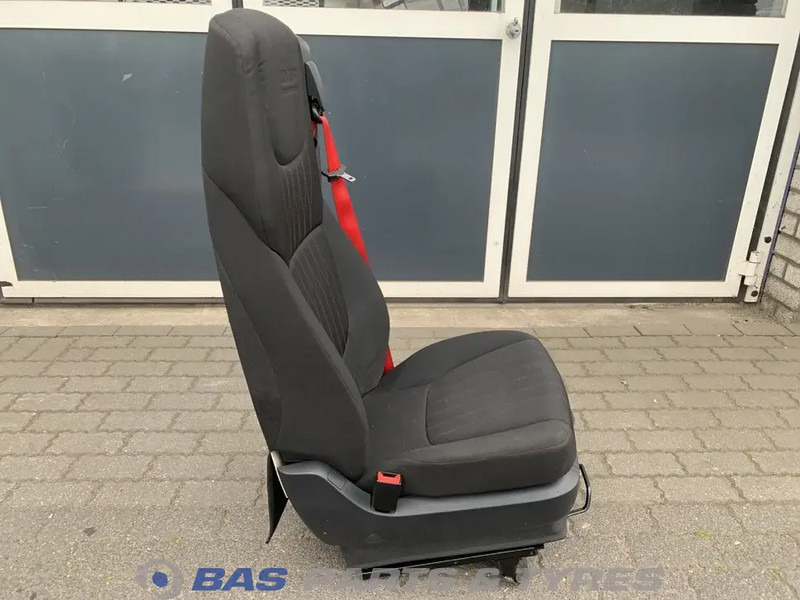 DAF CF Euro 6 Bijrijdersstoel DAF 2105730 - מושב עבור משאית: תמונה 4 DAF CF Euro 6 Bijrijdersstoel DAF 2105730 - מושב עבור משאית: תמונה 4