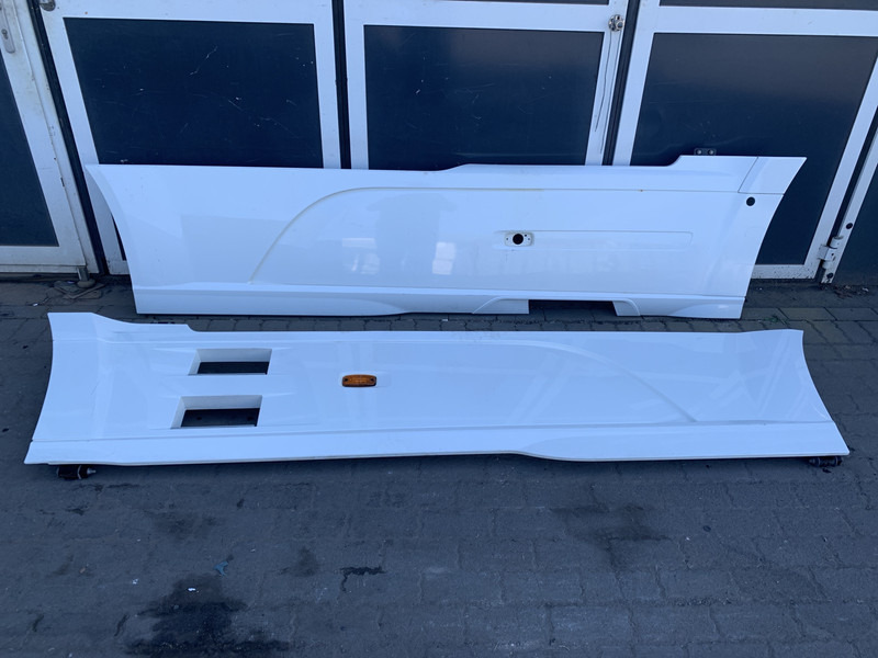 DAF XF106 Sideskirt Set DAF 1903109 - גוף וחלק חיצוני עבור משאית: תמונה 1 DAF XF106 Sideskirt Set DAF 1903109 - גוף וחלק חיצוני עבור משאית: תמונה 1