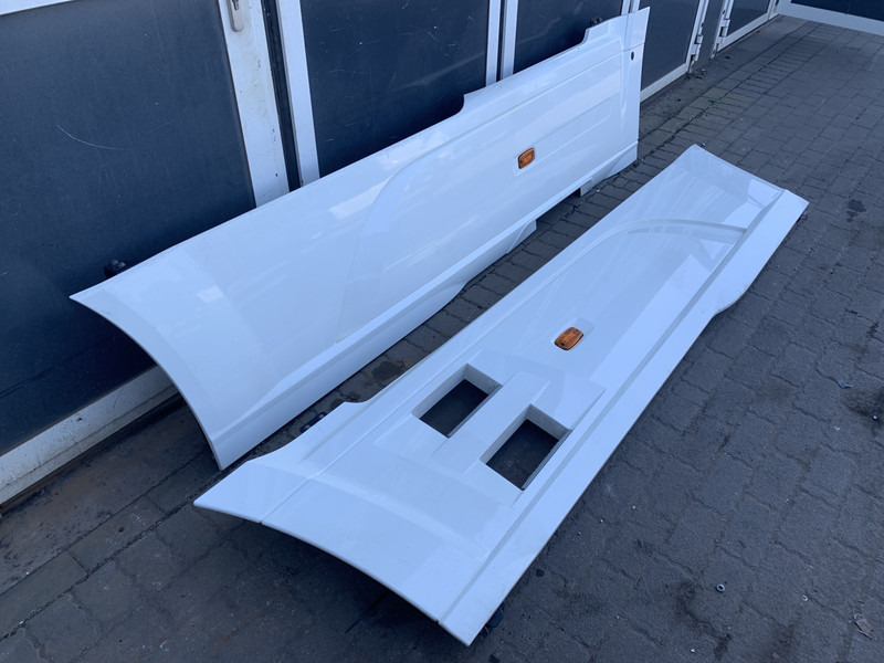 DAF XF106 Sideskirt Set DAF 1903109 - גוף וחלק חיצוני עבור משאית: תמונה 2 DAF XF106 Sideskirt Set DAF 1903109 - גוף וחלק חיצוני עבור משאית: תמונה 2