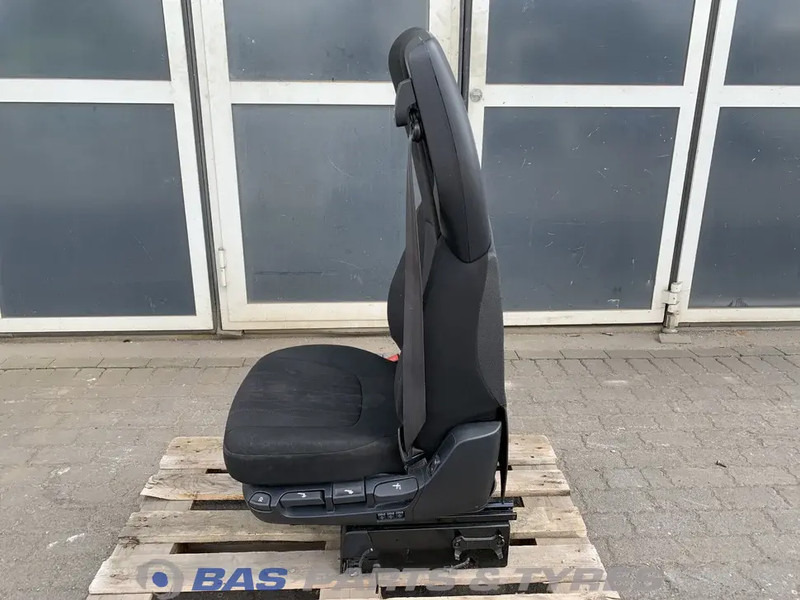 DAF XF106 - מושב עבור משאית: תמונה 2 DAF XF106 - מושב עבור משאית: תמונה 2