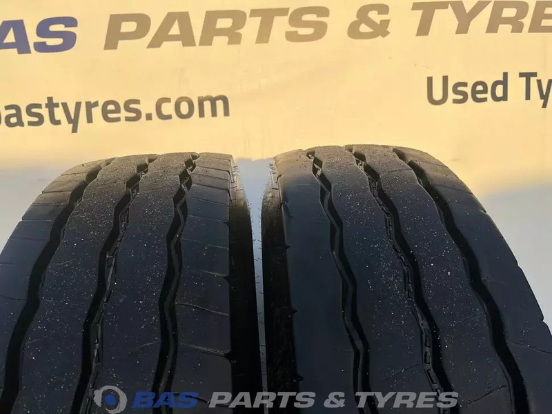 Goodyear Goodyear 13R22.5 OMNITRAC S 156/150 K M+S 3PMSF gebruikte set - צמיג עבור משאית: תמונה 2 Goodyear Goodyear 13R22.5 OMNITRAC S 156/150 K M+S 3PMSF gebruikte set - צמיג עבור משאית: תמונה 2