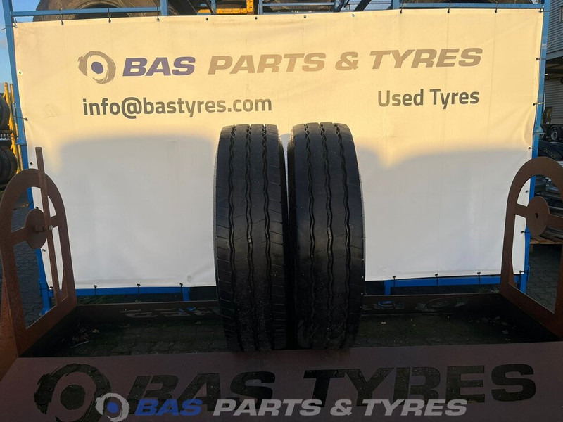 Goodyear Goodyear 13R22.5 OMNITRAC S 156/150 K M+S 3PMSF gebruikte set - צמיג עבור משאית: תמונה 1 Goodyear Goodyear 13R22.5 OMNITRAC S 156/150 K M+S 3PMSF gebruikte set - צמיג עבור משאית: תמונה 1