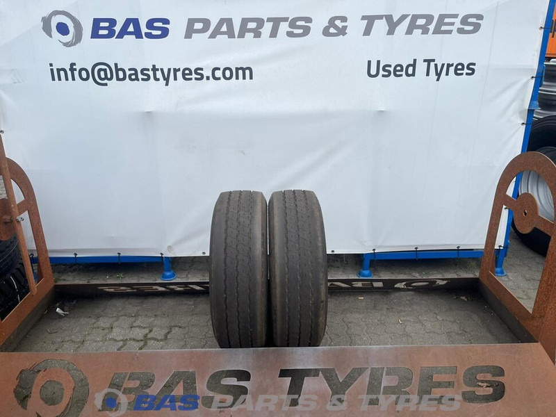 Goodyear Goodyear 245/70R17.5 KMAX T G2 143/146 J M+S 3PMSF gebruikte set - צמיג עבור משאית: תמונה 1 Goodyear Goodyear 245/70R17.5 KMAX T G2 143/146 J M+S 3PMSF gebruikte set - צמיג עבור משאית: תמונה 1