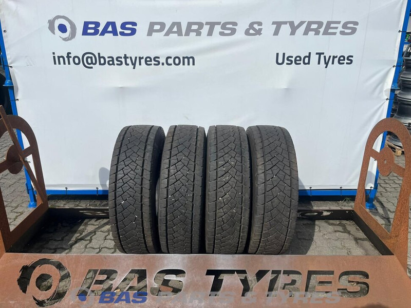 Goodyear Goodyear 285/70R19.5 KMAX D 146/144 M+S 3PMSF gebruikte set - צמיג עבור משאית: תמונה 1 Goodyear Goodyear 285/70R19.5 KMAX D 146/144 M+S 3PMSF gebruikte set - צמיג עבור משאית: תמונה 1