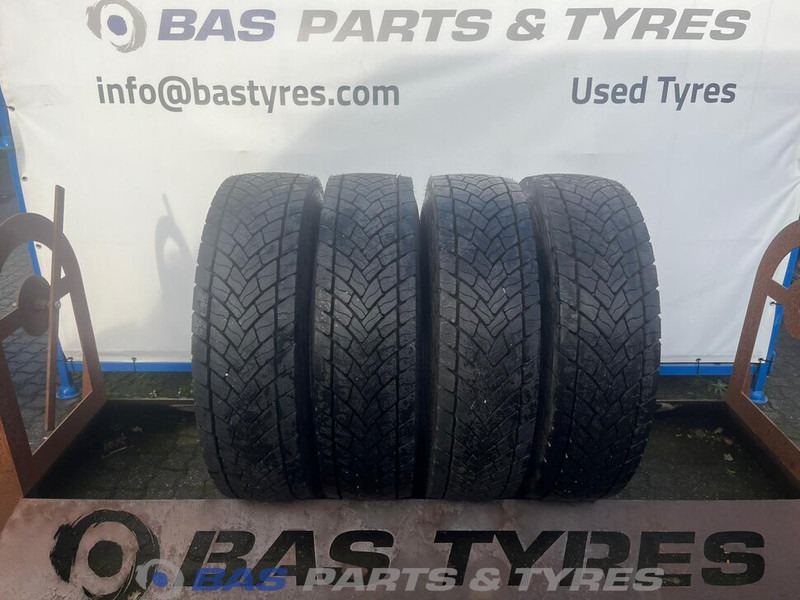 Goodyear Goodyear 295/80R22.5 Kmax D 152/148 K M+S 3PMSF gebruikte set - צמיג עבור משאית: תמונה 1 Goodyear Goodyear 295/80R22.5 Kmax D 152/148 K M+S 3PMSF gebruikte set - צמיג עבור משאית: תמונה 1
