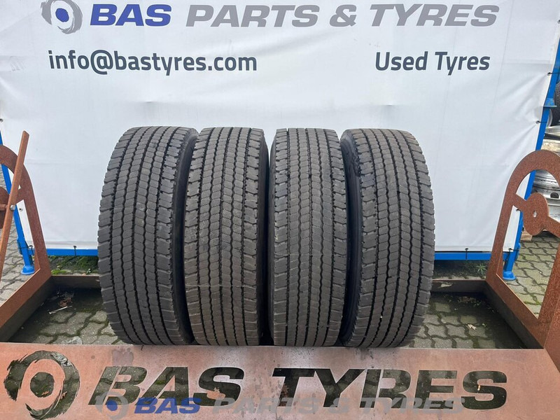 Goodyear Goodyear 315/70R22.5 RETREAD (cover) 152/148 M M+S 3PMSF gebruikte set - צמיג עבור משאית: תמונה 1 Goodyear Goodyear 315/70R22.5 RETREAD (cover) 152/148 M M+S 3PMSF gebruikte set - צמיג עבור משאית: תמונה 1