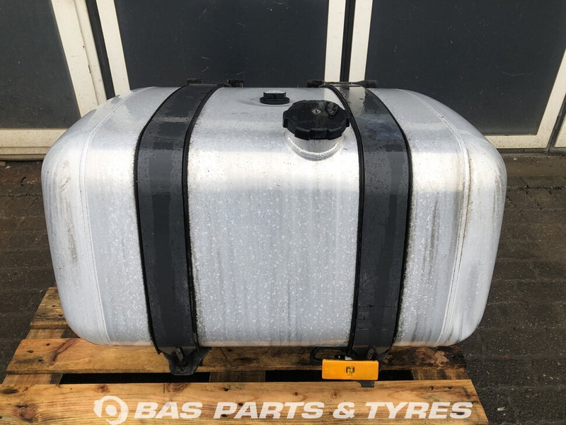 Mercedes-Benz - מכל דלק עבור משאית: תמונה 1 Mercedes-Benz - מכל דלק עבור משאית: תמונה 1