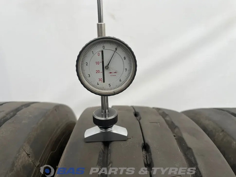 Michelin Michelin 205/65R17.5 X Multi T2 132/130 J M+S 3PMSF gebruikte set - צמיג עבור משאית: תמונה 3 Michelin Michelin 205/65R17.5 X Multi T2 132/130 J M+S 3PMSF gebruikte set - צמיג עבור משאית: תמונה 3