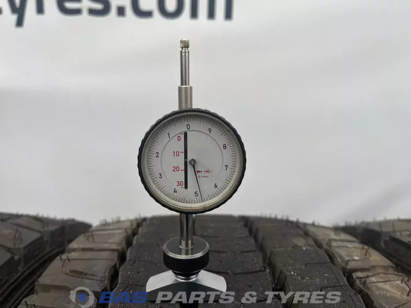 Michelin Remix Michelin Remix 315/70R22.5 X Line Energy D 154/150 M+S 3PMSF gebruikte set - צמיג עבור משאית: תמונה 3 Michelin Remix Michelin Remix 315/70R22.5 X Line Energy D 154/150 M+S 3PMSF gebruikte set - צמיג עבור משאית: תמונה 3