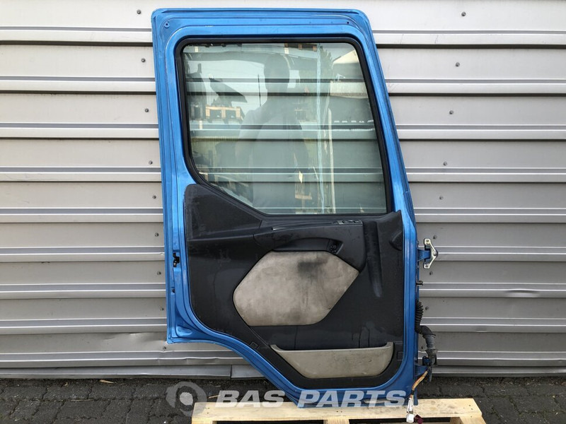 Renault Premium Euro 3 - דלת וחלקים עבור משאית: תמונה 2 Renault Premium Euro 3 - דלת וחלקים עבור משאית: תמונה 2