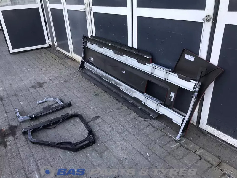 Renault T-Serie Evolution Sideskirt Set Renault 7424134838 - גוף וחלק חיצוני עבור משאית: תמונה 5 Renault T-Serie Evolution Sideskirt Set Renault 7424134838 - גוף וחלק חיצוני עבור משאית: תמונה 5