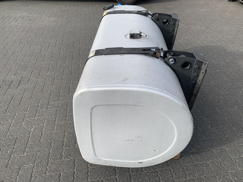 Renault - מכל דלק עבור משאית: תמונה 2 Renault - מכל דלק עבור משאית: תמונה 2
