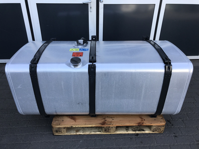 Scania Brandstoftank Scania 700 Liter 1790948 - מכל דלק עבור משאית: תמונה 1 Scania Brandstoftank Scania 700 Liter 1790948 - מכל דלק עבור משאית: תמונה 1