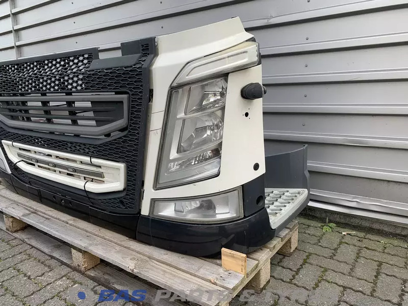 Volvo FH4 Bumper Volvo 82137660 - פגוש עבור משאית: תמונה 2 Volvo FH4 Bumper Volvo 82137660 - פגוש עבור משאית: תמונה 2