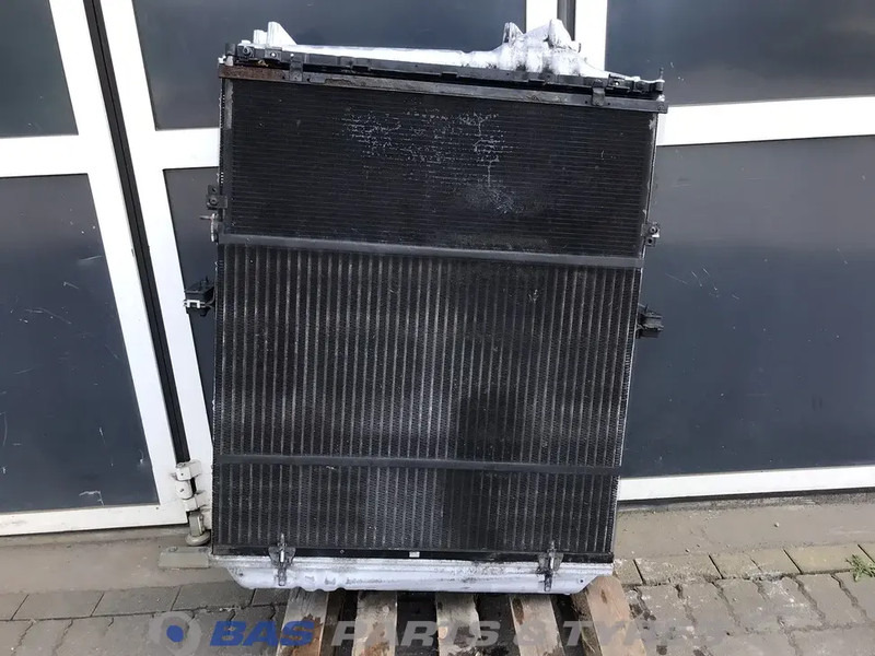 Volvo FH4 - רדיאטור עבור משאית: תמונה 2 Volvo FH4 - רדיאטור עבור משאית: תמונה 2