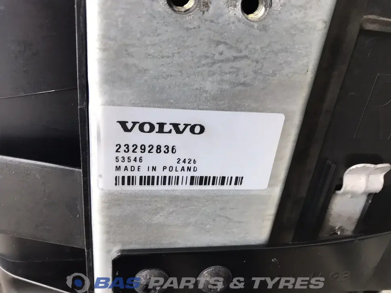 Volvo FH4 - רדיאטור עבור משאית: תמונה 3 Volvo FH4 - רדיאטור עבור משאית: תמונה 3