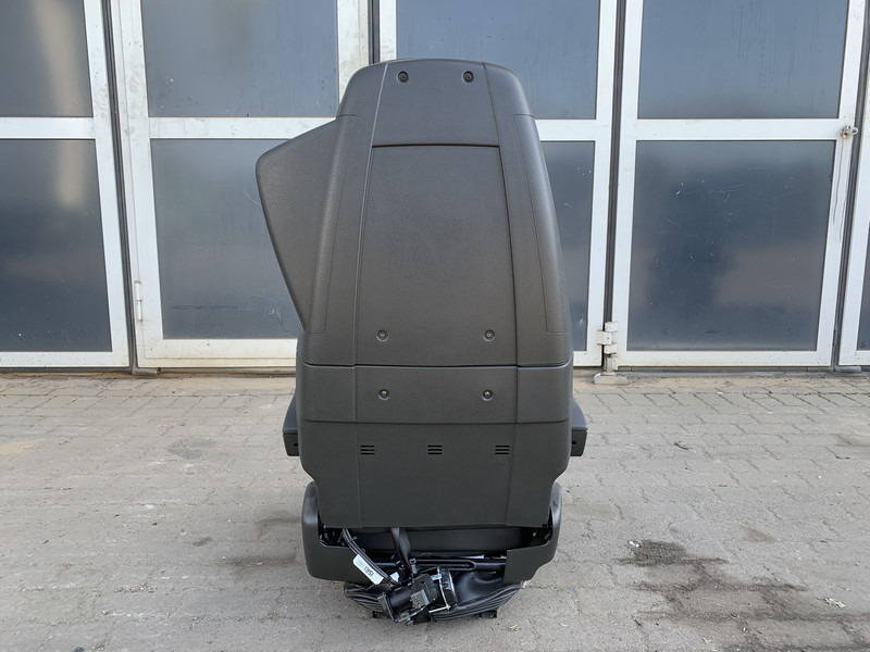 Volvo FM5 - מושב עבור משאית: תמונה 3 Volvo FM5 - מושב עבור משאית: תמונה 3