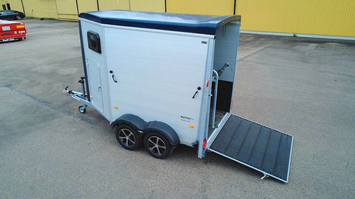 Humbaur Notos Alu - קרון נגרר לסוסים: תמונה 1 Humbaur Notos Alu - קרון נגרר לסוסים: תמונה 1
