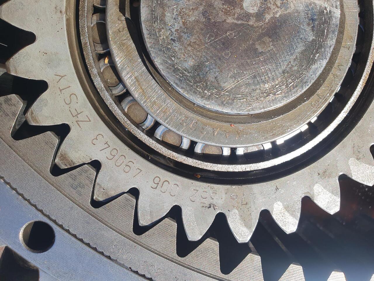 CARDILLA DELANTERA LIEBHERR L554-556 - תמסורת עבור מכונת בנייה: תמונה 4 CARDILLA DELANTERA LIEBHERR L554-556 - תמסורת עבור מכונת בנייה: תמונה 4