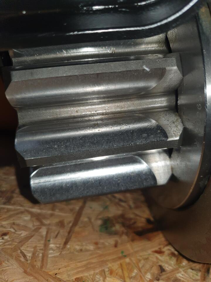 LIEBHERR SAT 225/229 - תמסורת עבור מכונת בנייה: תמונה 3 LIEBHERR SAT 225/229 - תמסורת עבור מכונת בנייה: תמונה 3