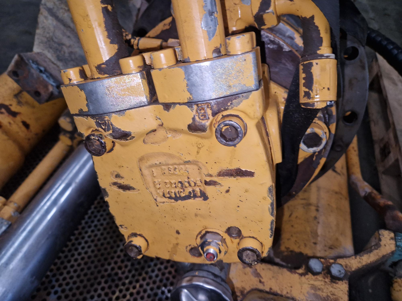 MOTOR DE GIRO FMF090 R944 - מנוע הידרולי עבור מכונת בנייה: תמונה 1 MOTOR DE GIRO FMF090 R944 - מנוע הידרולי עבור מכונת בנייה: תמונה 1