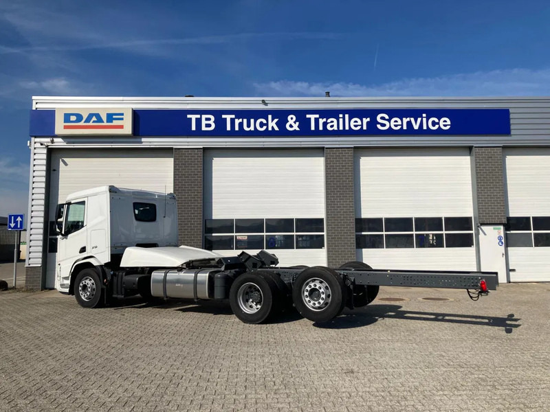 DAF XD 450 FAN CHASSIS SLEEPER CAB PTO STEERING LIFTAXLE 480WB - NEW - משאית עם שלדת תא: תמונה 2 DAF XD 450 FAN CHASSIS SLEEPER CAB PTO STEERING LIFTAXLE 480WB - NEW - משאית עם שלדת תא: תמונה 2