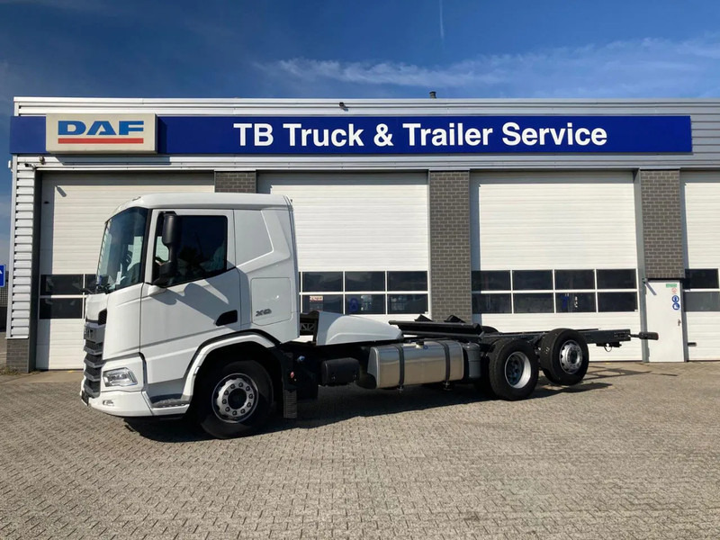 DAF XD 450 FAN CHASSIS SLEEPER CAB PTO STEERING LIFTAXLE 505WB - NEW - משאית עם שלדת תא: תמונה 1 DAF XD 450 FAN CHASSIS SLEEPER CAB PTO STEERING LIFTAXLE 505WB - NEW - משאית עם שלדת תא: תמונה 1