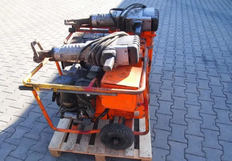 ציוד בנייה Agregat Bosch  2006 i Młot do kucia: תמונה 7