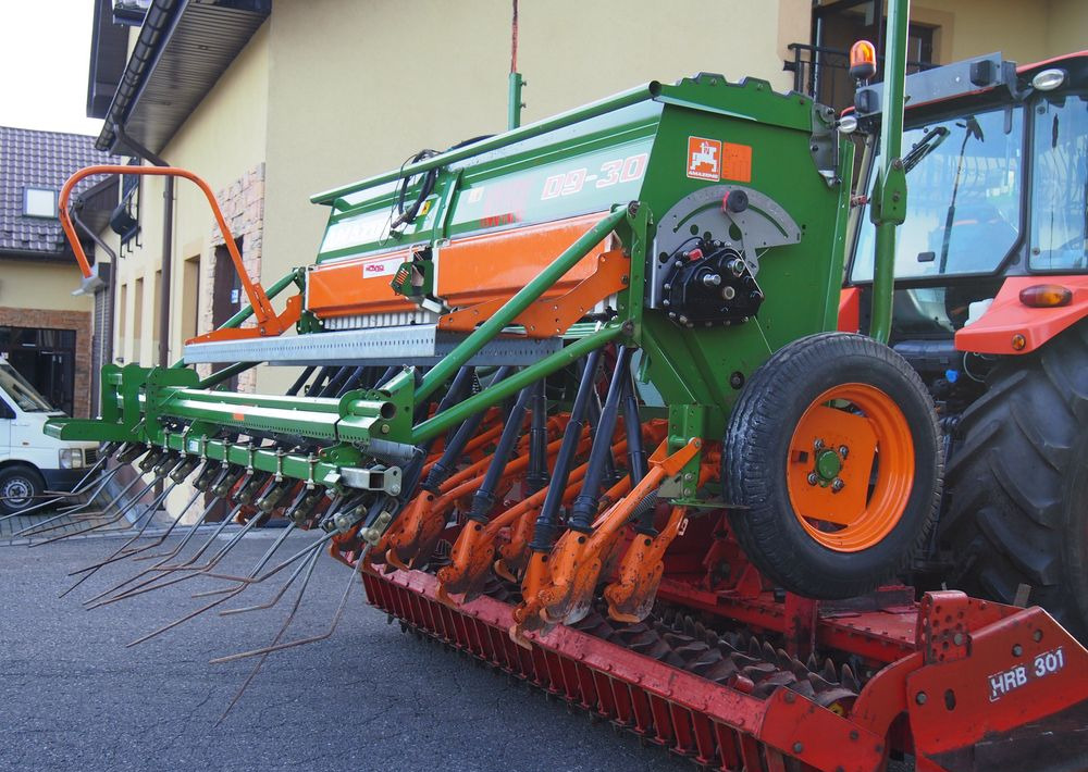 Agregat uprawowo-siewny Amazone HRB 301 I D9-30 2005 Agregat uprawowo siewny KUHN AMAZONE szerokość robocza 3m - מקדחת זריעה משולבת: תמונה 5 Agregat uprawowo-siewny Amazone HRB 301 I D9-30 2005 Agregat uprawowo siewny KUHN AMAZONE szerokość robocza 3m - מקדחת זריעה משולבת: תמונה 5