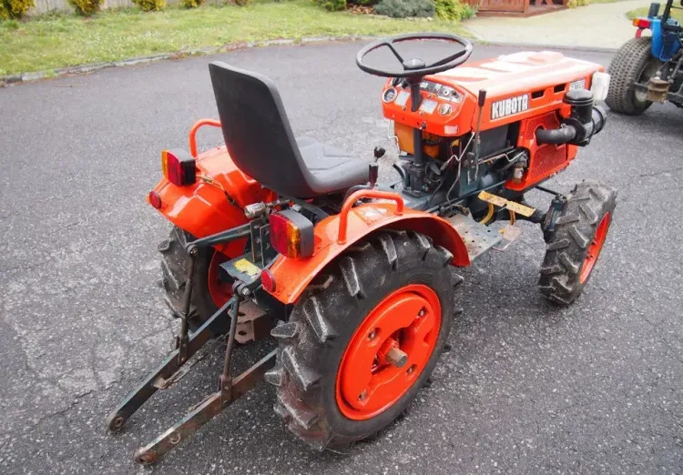 Ciągnik Kubota B6100 1995 4x4 - טרקטור חקלאי: תמונה 5 Ciągnik Kubota B6100 1995 4x4 - טרקטור חקלאי: תמונה 5