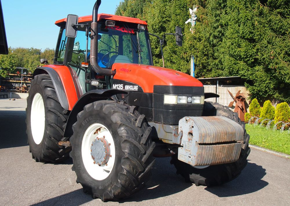 Ciągnik New Holland NH M 135 1998 NEW HOLLAND TM M135 - טרקטור חקלאי: תמונה 1 Ciągnik New Holland NH M 135 1998 NEW HOLLAND TM M135 - טרקטור חקלאי: תמונה 1