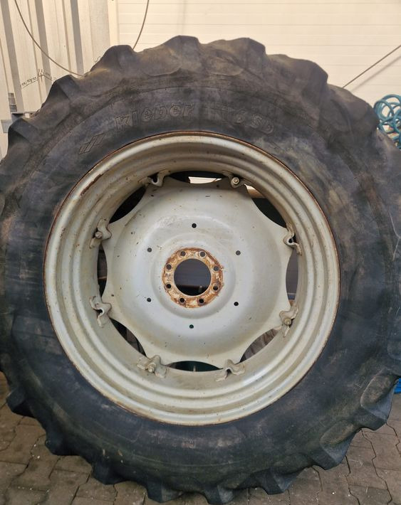 Części do Ciągnika Massey Ferguson MF 3000, 6000 Koła tylne 18,4R38 do ciągnika MF - חבילת גלגלים וצמיגים עבור מכונה חקלאית: תמונה 1 Części do Ciągnika Massey Ferguson MF 3000, 6000 Koła tylne 18,4R38 do ciągnika MF - חבילת גלגלים וצמיגים עבור מכונה חקלאית: תמונה 1